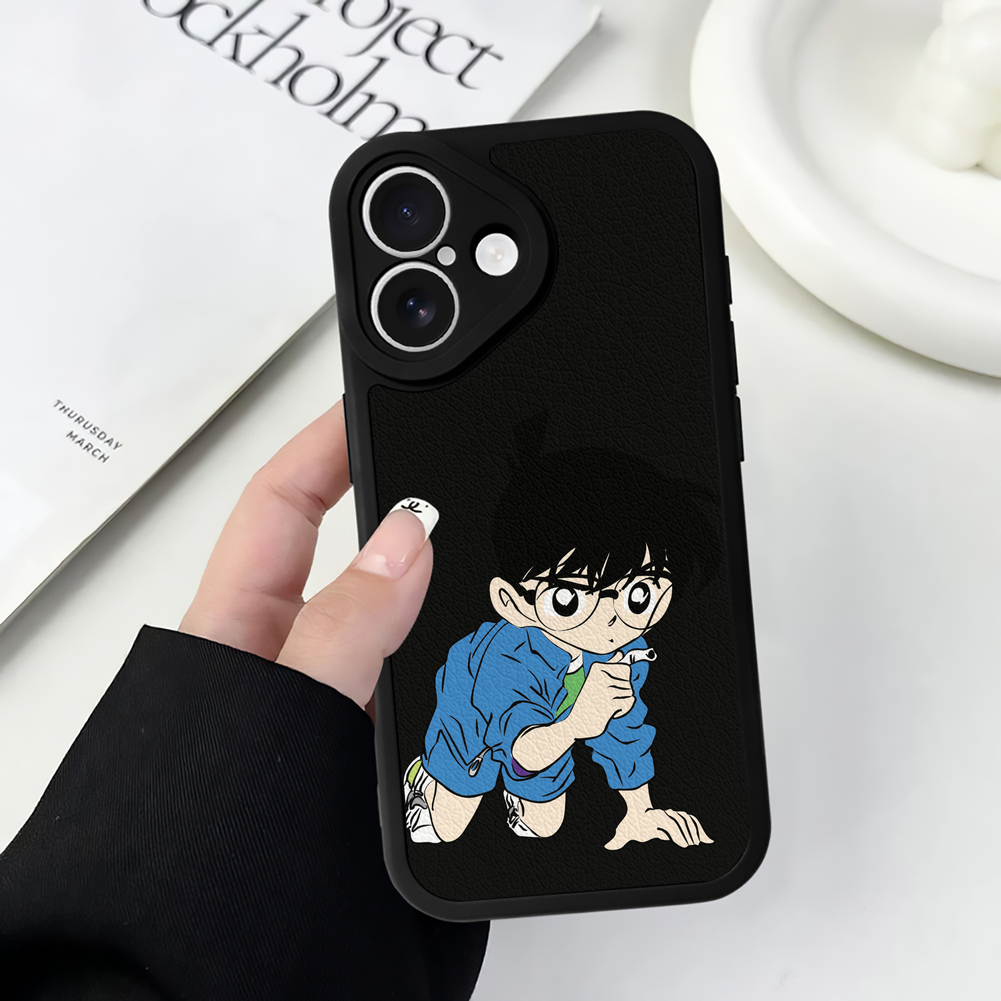 （画像用） 名探偵コナン 江戸川 コナン Detective Conan Conan Edogawa 【iPhone 16シリーズ対応】シリコンスマホケース（レザー調） 材質：シリコン